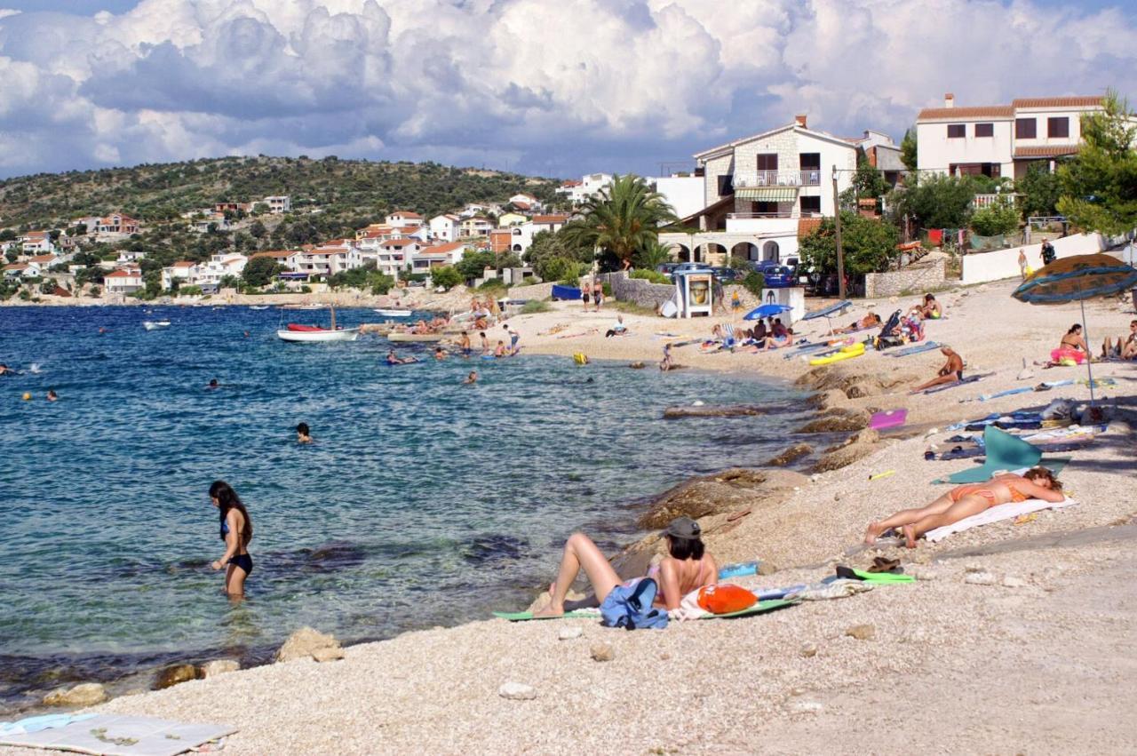 Family Friendly Seaside Apartments Razanj, Rogoznica - 10373 Екстериор снимка