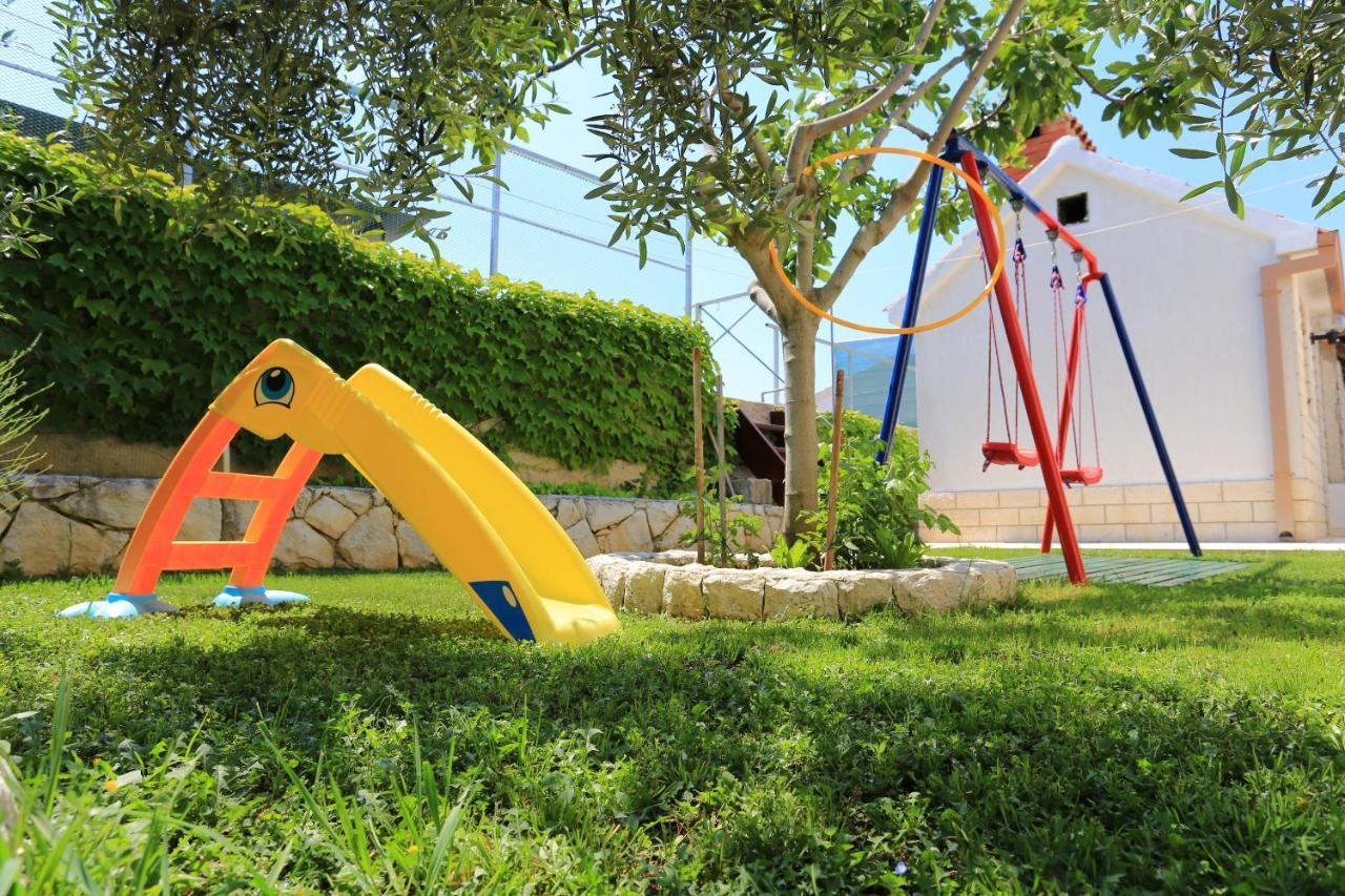 Family Friendly Seaside Apartments Razanj, Rogoznica - 10373 Екстериор снимка
