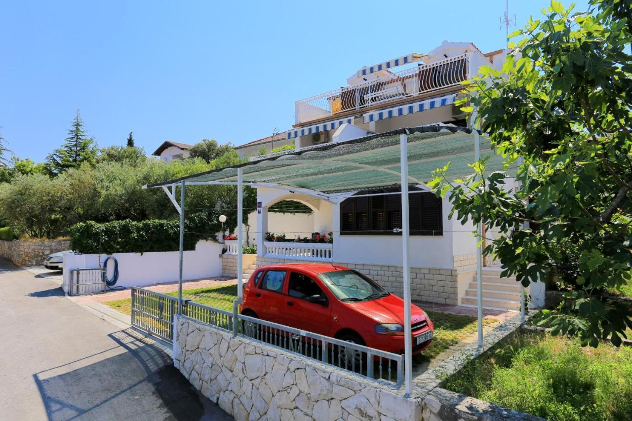 Family Friendly Seaside Apartments Razanj, Rogoznica - 10373 Екстериор снимка