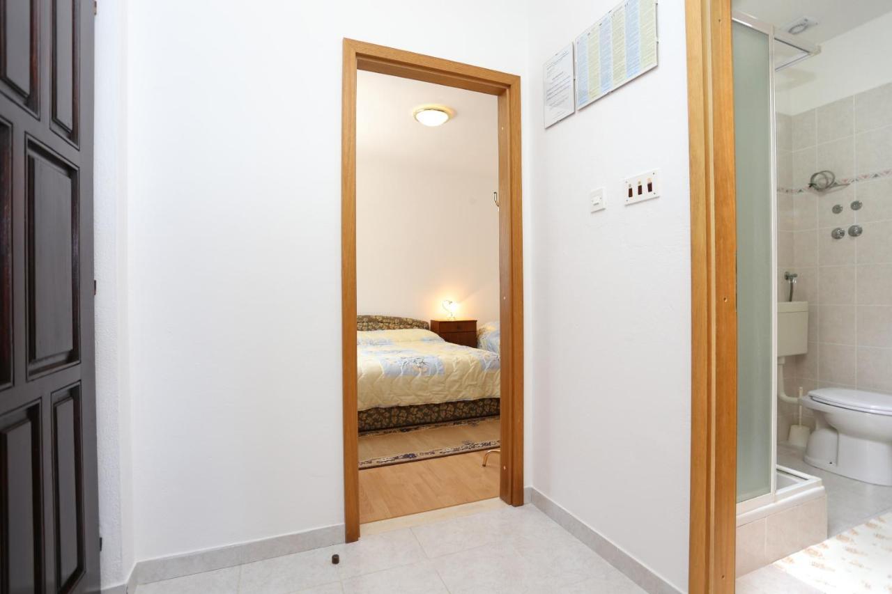 Family Friendly Seaside Apartments Razanj, Rogoznica - 10373 Екстериор снимка