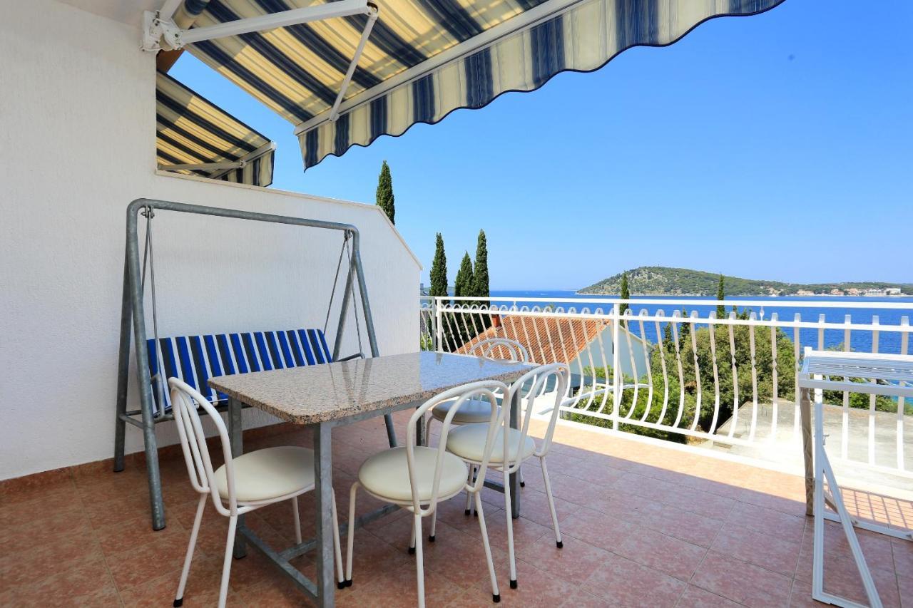 Family Friendly Seaside Apartments Razanj, Rogoznica - 10373 Екстериор снимка