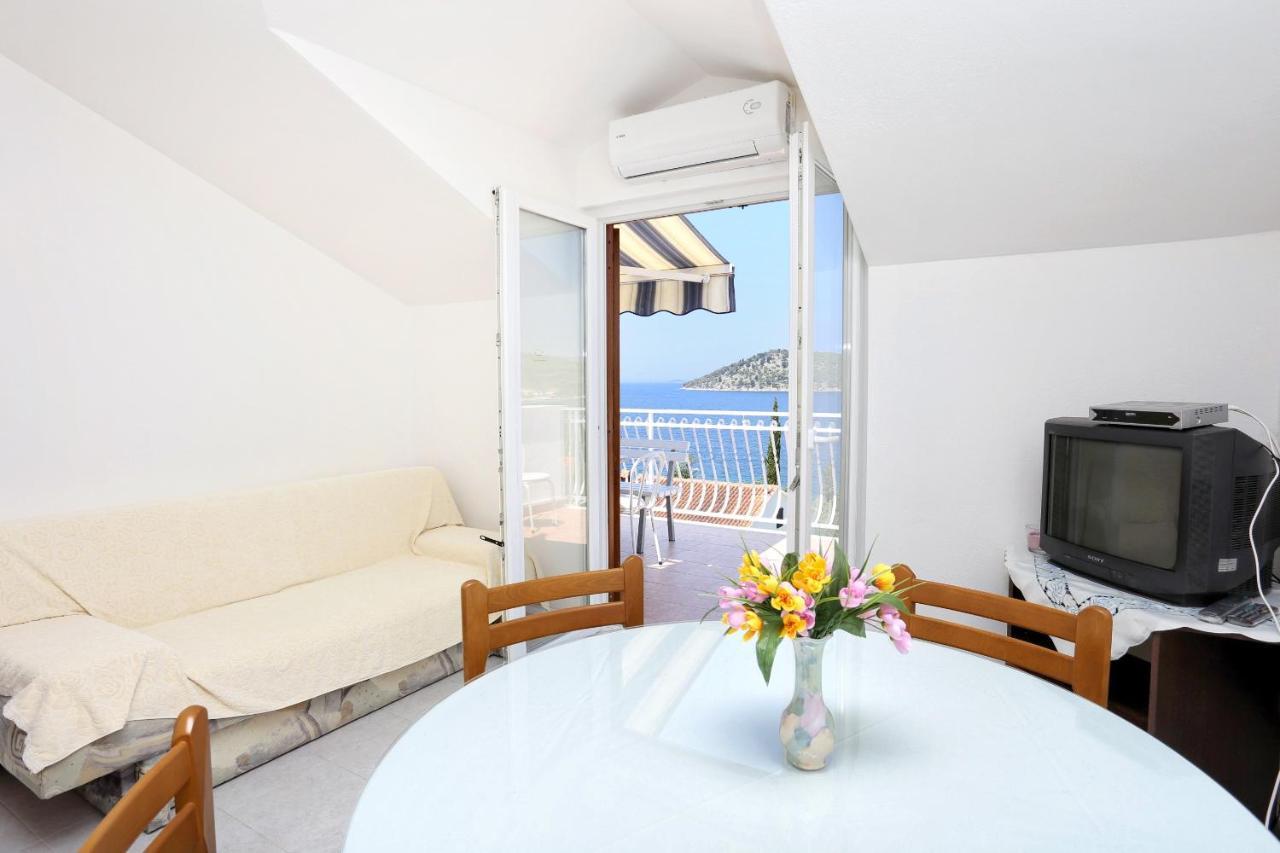 Family Friendly Seaside Apartments Razanj, Rogoznica - 10373 Екстериор снимка