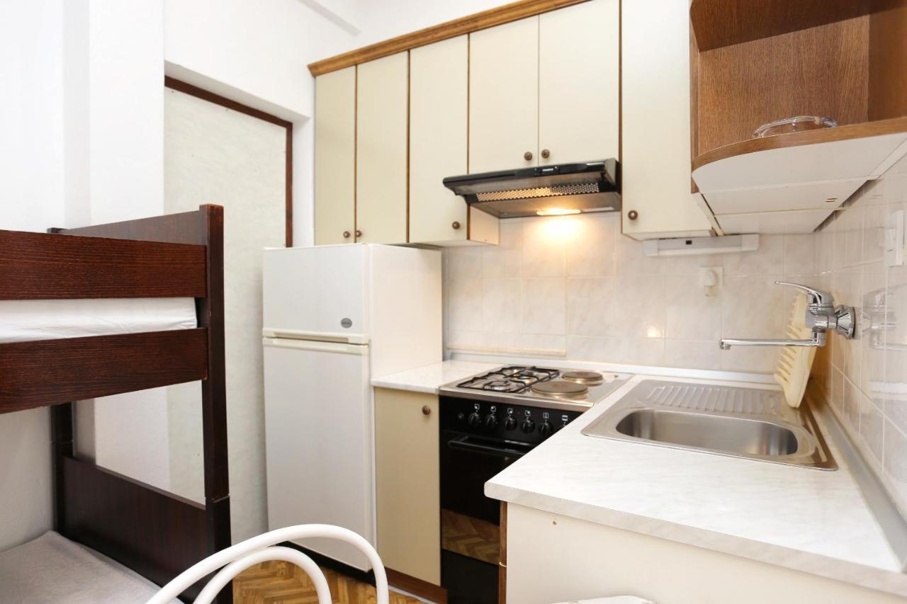 Family Friendly Seaside Apartments Razanj, Rogoznica - 10373 Екстериор снимка