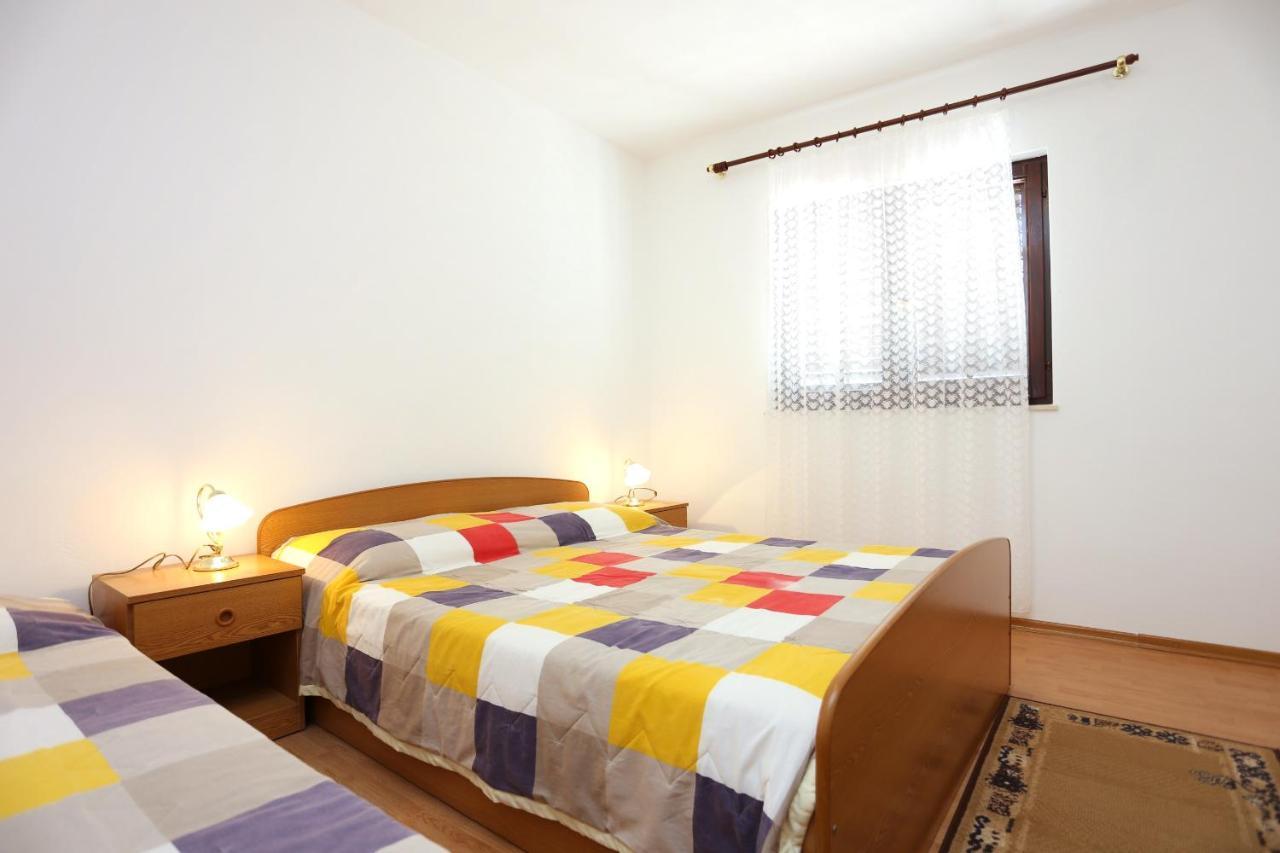Family Friendly Seaside Apartments Razanj, Rogoznica - 10373 Екстериор снимка