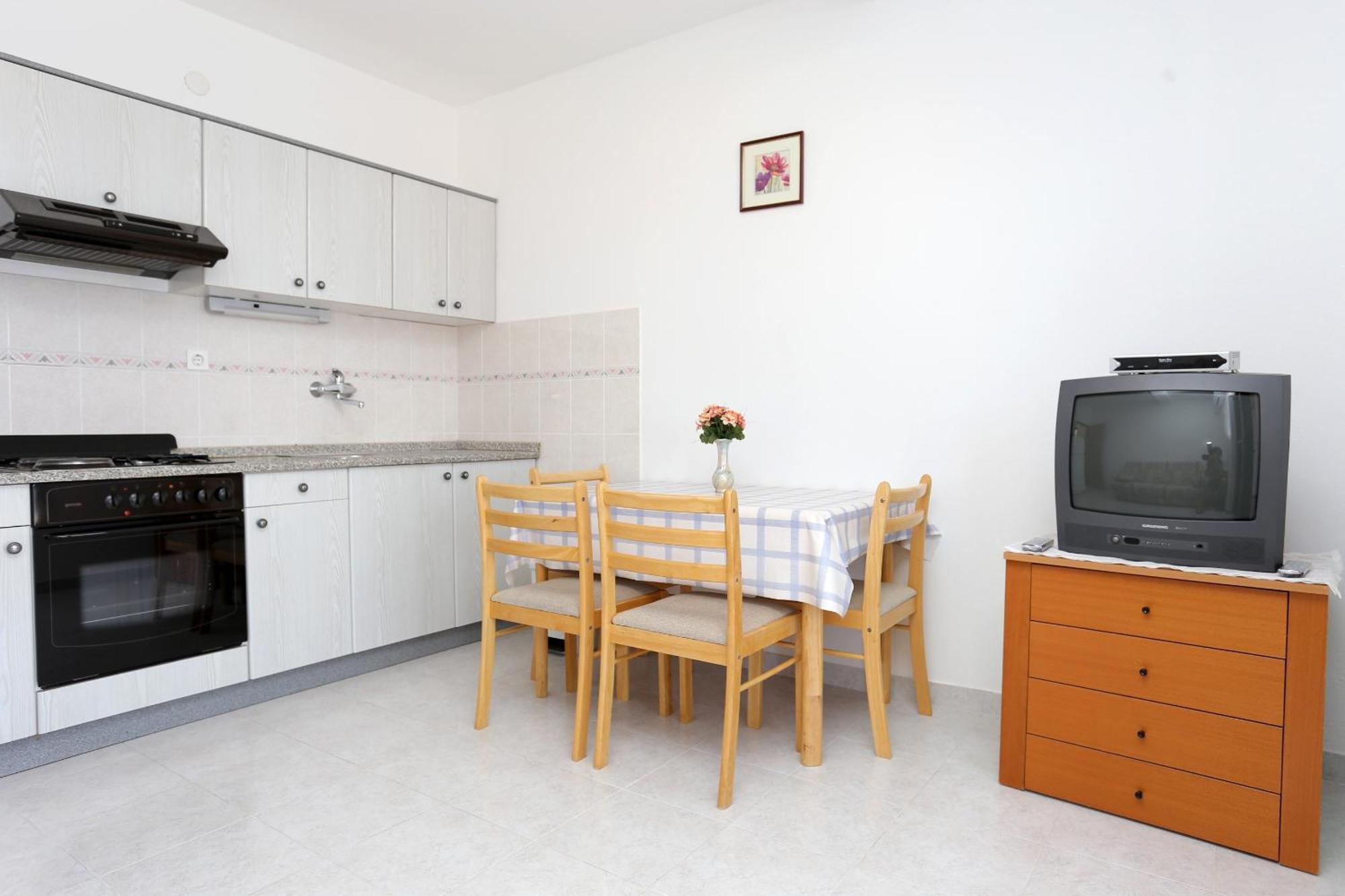 Family Friendly Seaside Apartments Razanj, Rogoznica - 10373 Стая снимка
