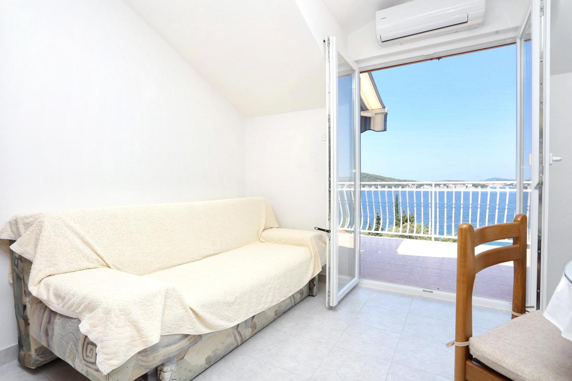 Family Friendly Seaside Apartments Razanj, Rogoznica - 10373 Стая снимка